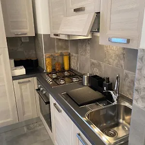 Tirreno Apartment *
