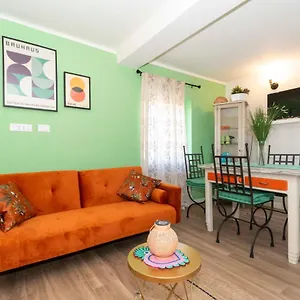 Apartment Borgo Dora Artistic Studio Turin