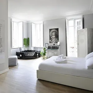 Guest house Apartments Chic Torino Centro Porta Nuova Turin
