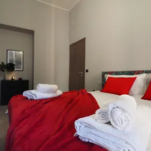 Apartment Red Note *