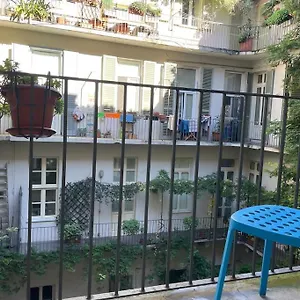 Maison Garibaldi! Apartment