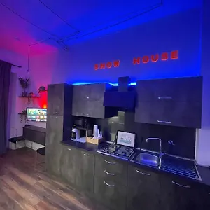 Show House Apartment