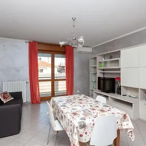 Apartment Comfy Cozy Close To Metro Turin