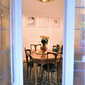 La Casa Degli Specchi Turin