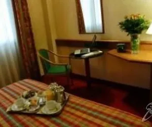 Hotel Holiday South 4*