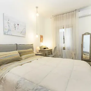 La Maison Largo Iv Marzo Apartment