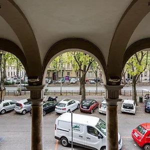 Central Porta Susa Apartment *