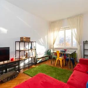 Lungo Po Riverview Apartment Turin