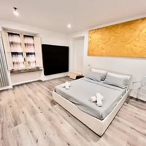 Apartment Abstract House Design In Center Of *