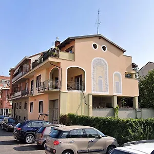 Apartment Yellow House Turin