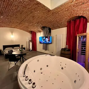 Con Vasca Jacuzzi E Sauna In Piazza Statuto With Ac * Turin