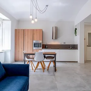Apartment Il Cielo Su By Happyhostorino Turin
