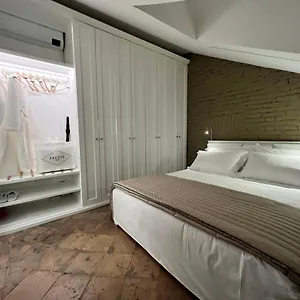 S E C R E T D I A M O N D - Apartment Turin
