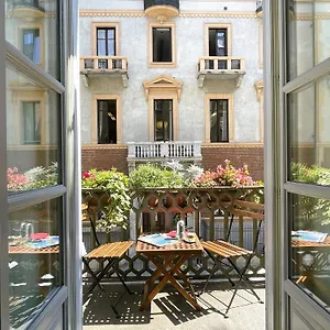 La Casa Di Ringhiera - Silenzioso Di Charme Con Balcone Nel Quadrilatero Apartment