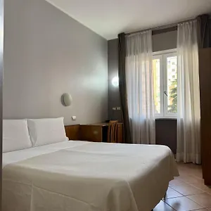 Miramonti Simple 3* Turín