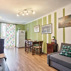 Central Apartment *