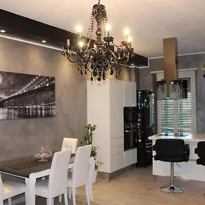 Manhattan House *