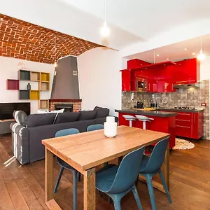 Colorful Statuto Square Design Apart * Turin