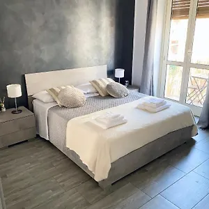 Relax & Tour New Minimal Chic *