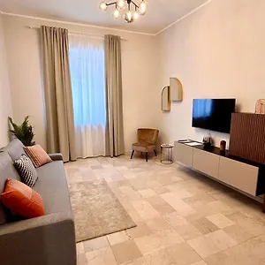Apartment Moderno Freidour, Metro Rivoli Turin